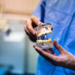 Implantes dentales y bruxismo